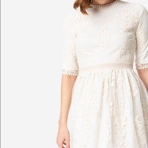 VINTAGE STYLE IVORY & LACE BRIDAL DRESS